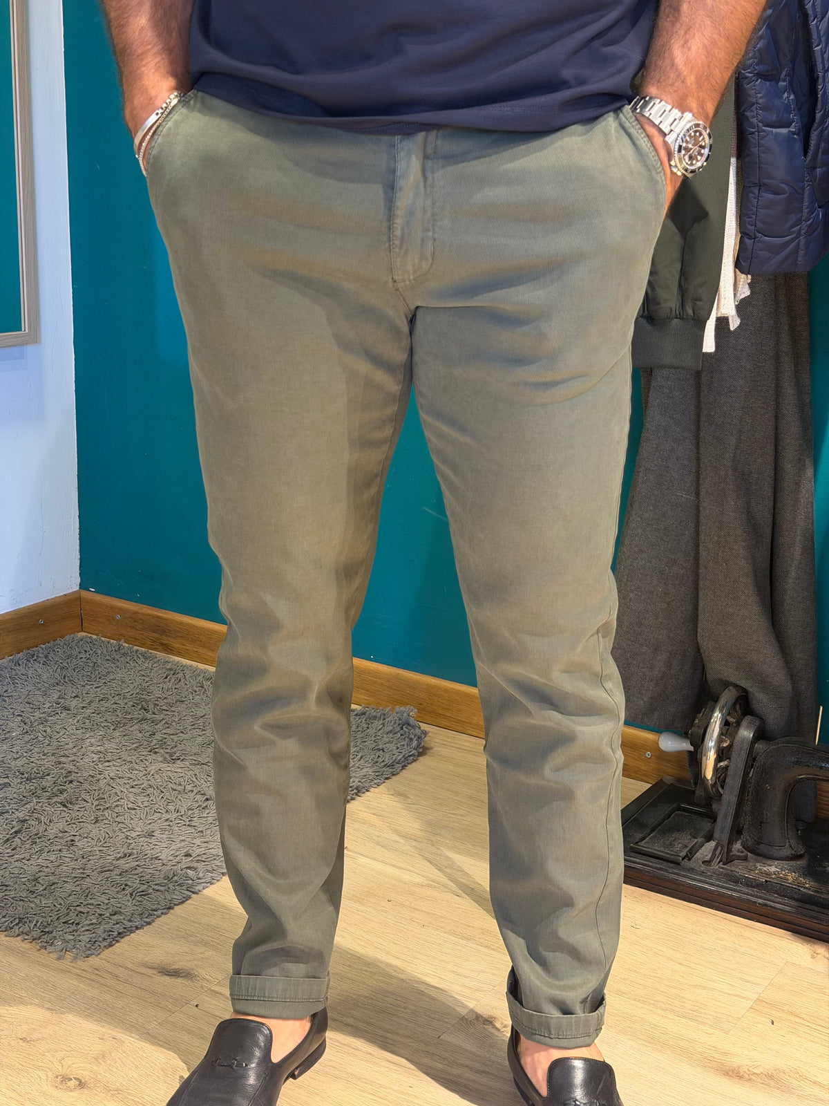 Pantalone chino slim verde salvia