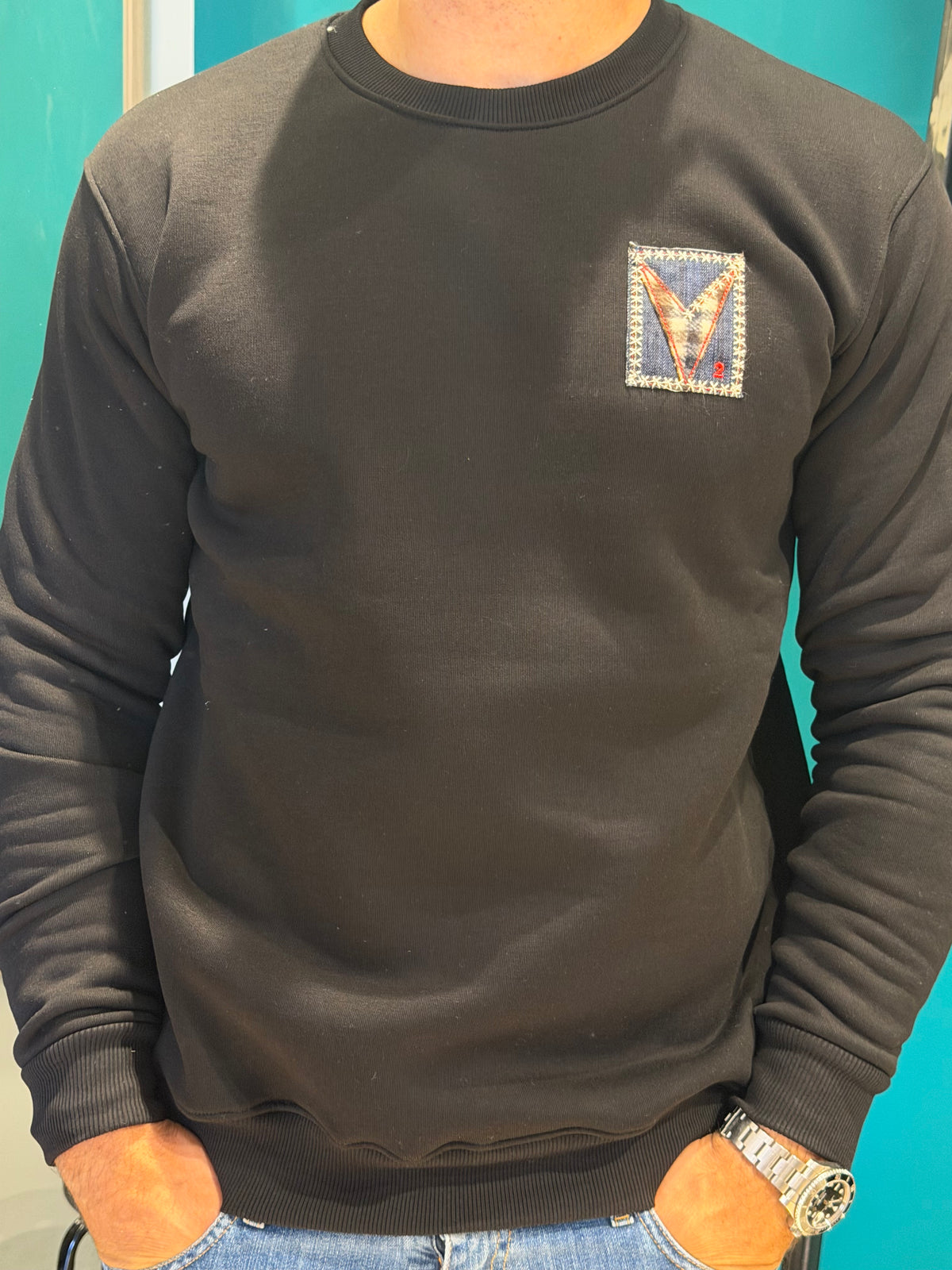 Felpa nera patch