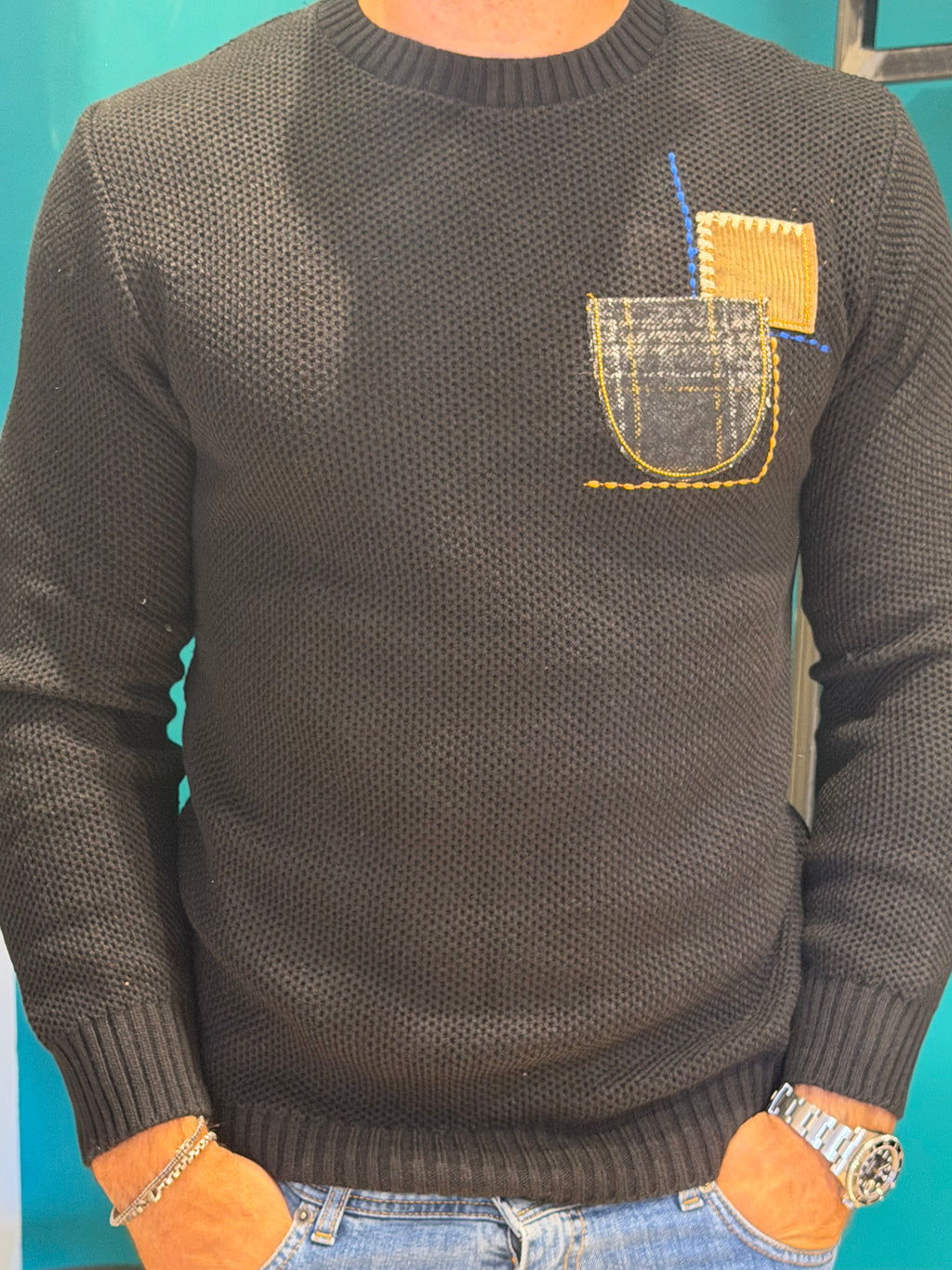 Maglione girocollo taschino nero
