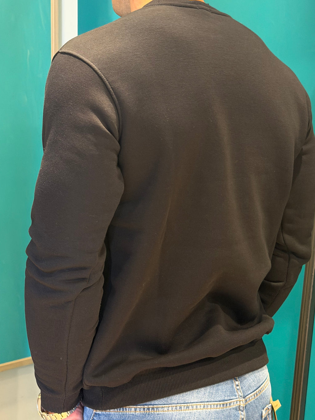 Felpa nera patch