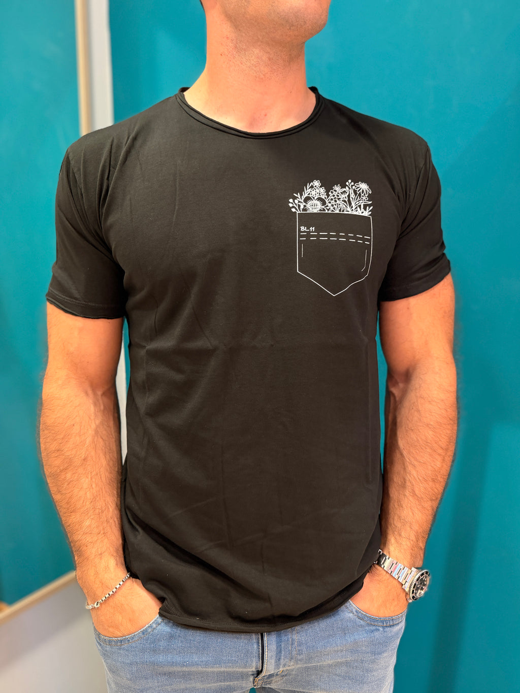 T-shirt Pocket Fiori Nera