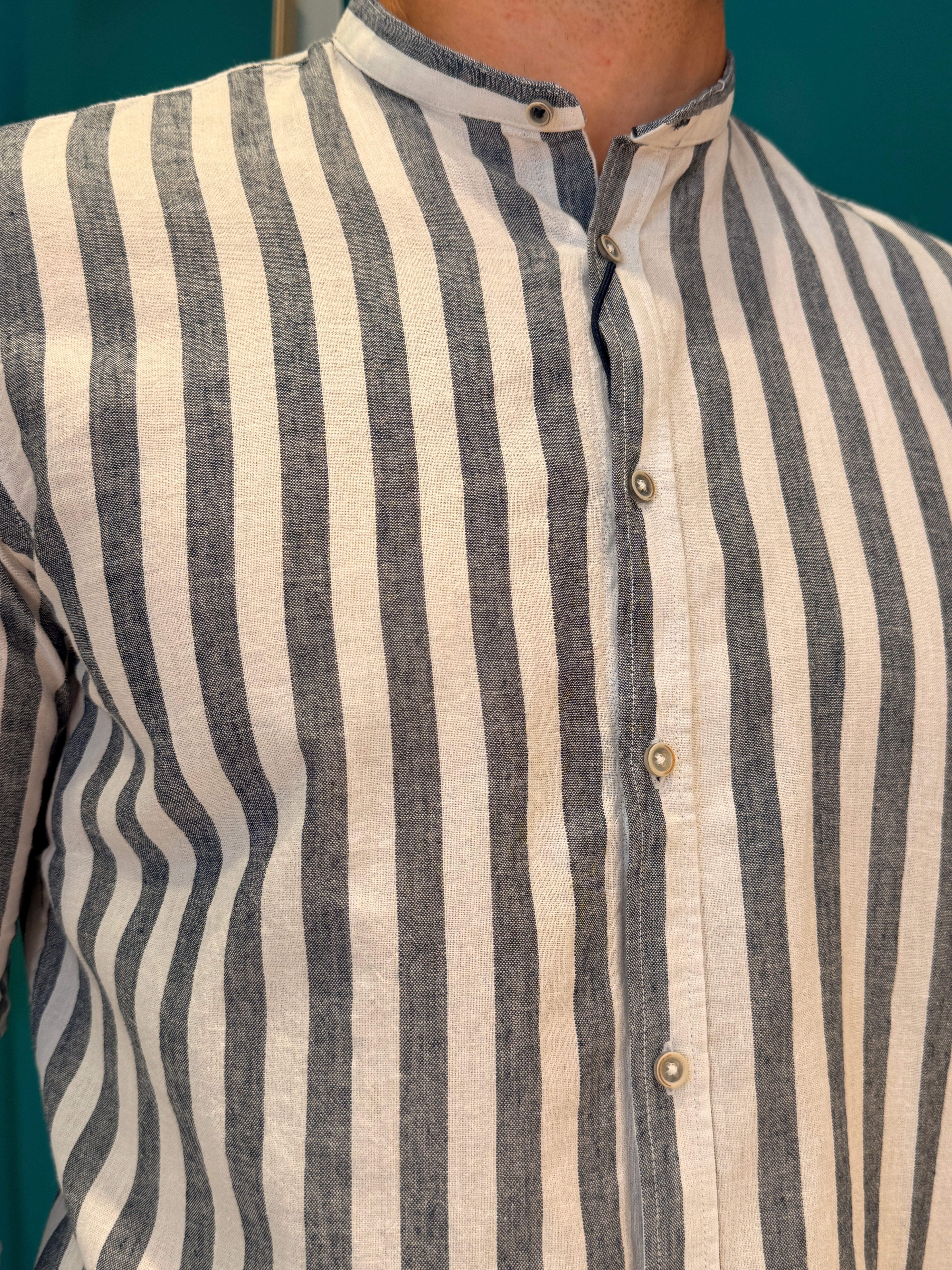 Camicia Righe Ampie Collo Coreano Grigio