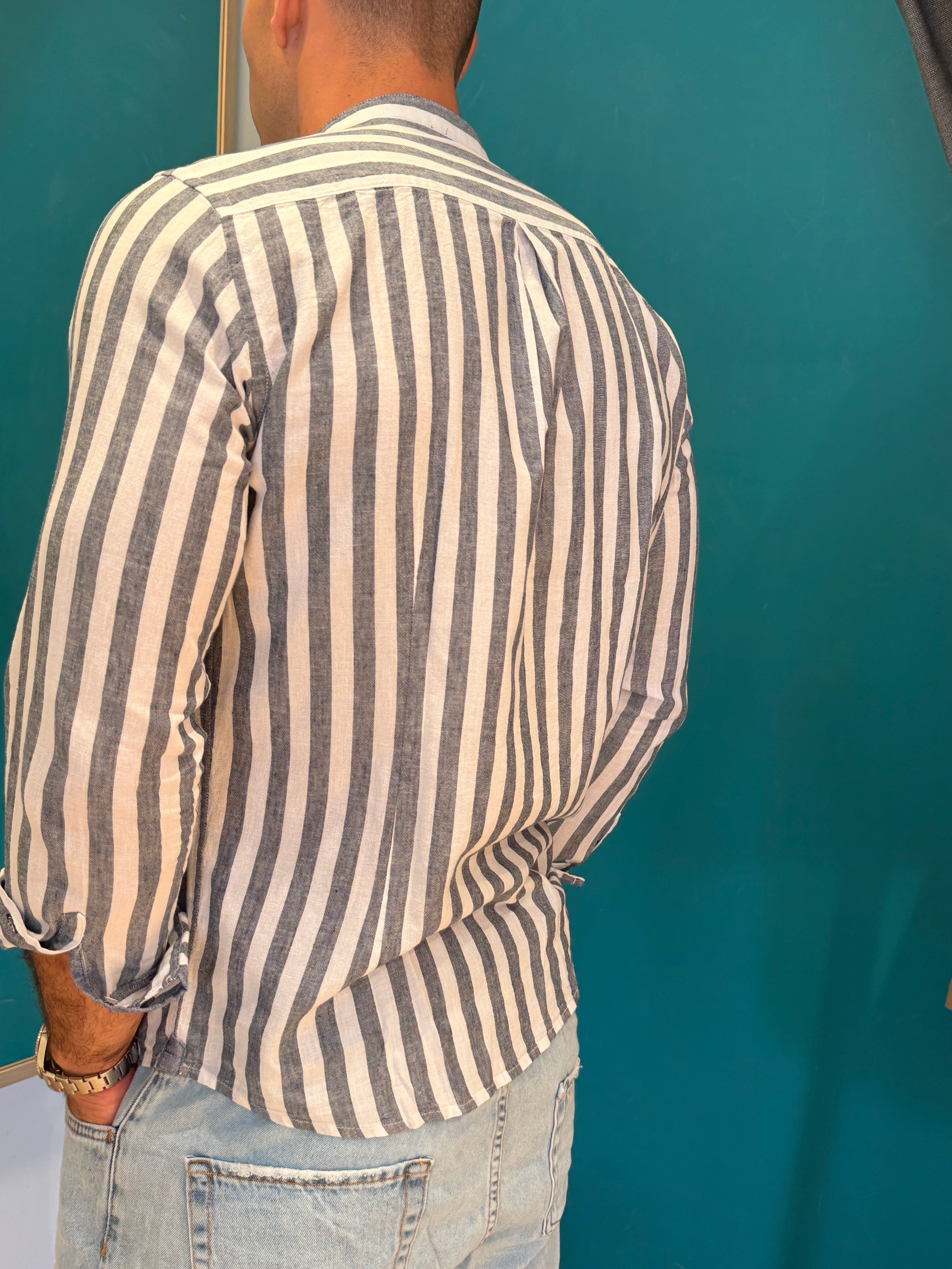 Camicia Righe Ampie Collo Coreano Grigio