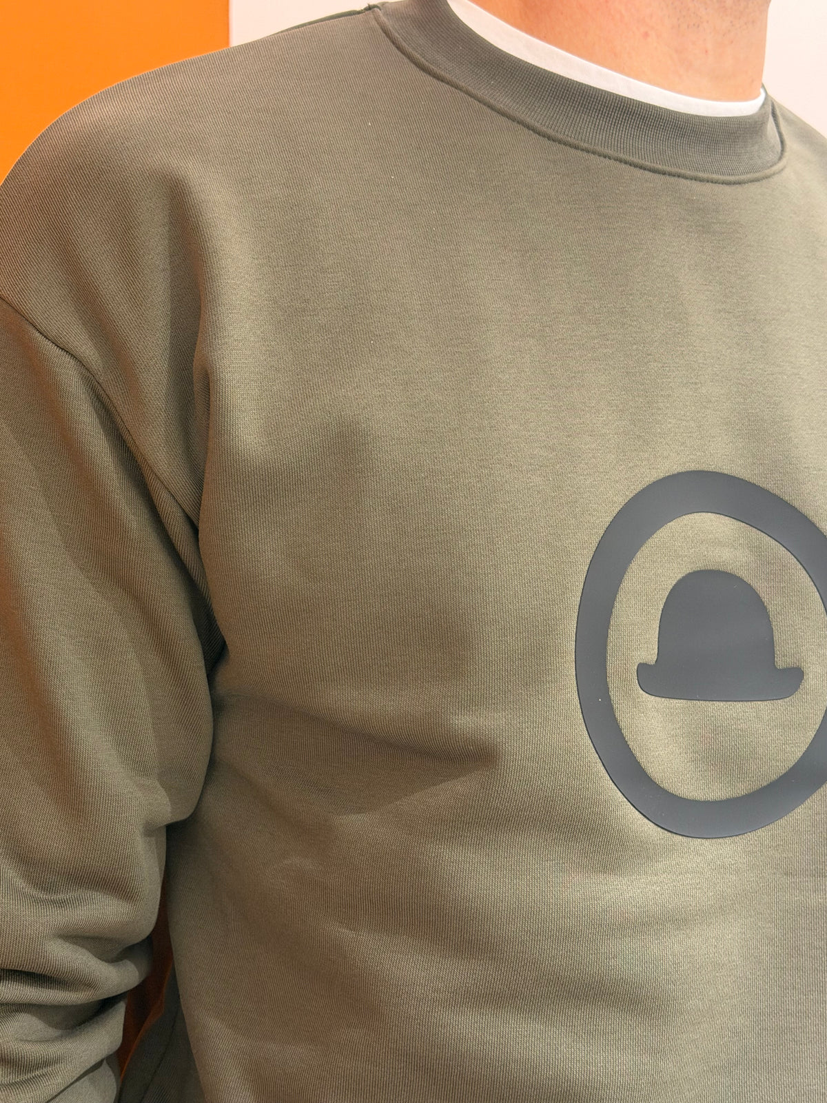 Felpa girocollo militare con logo gommato