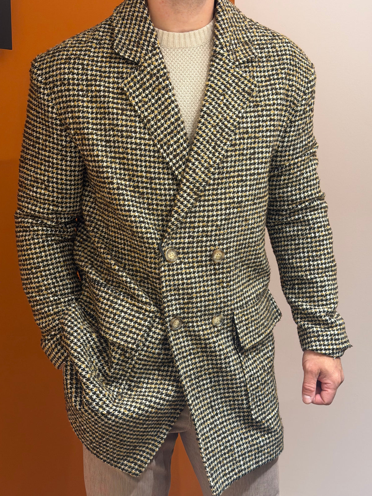Cappotto doppiopetto pied-de-poule nero, senape e panna