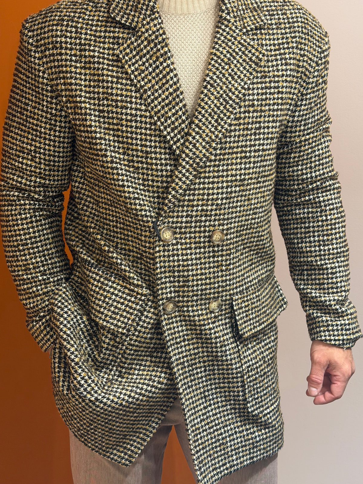 Cappotto doppiopetto pied-de-poule nero, senape e panna