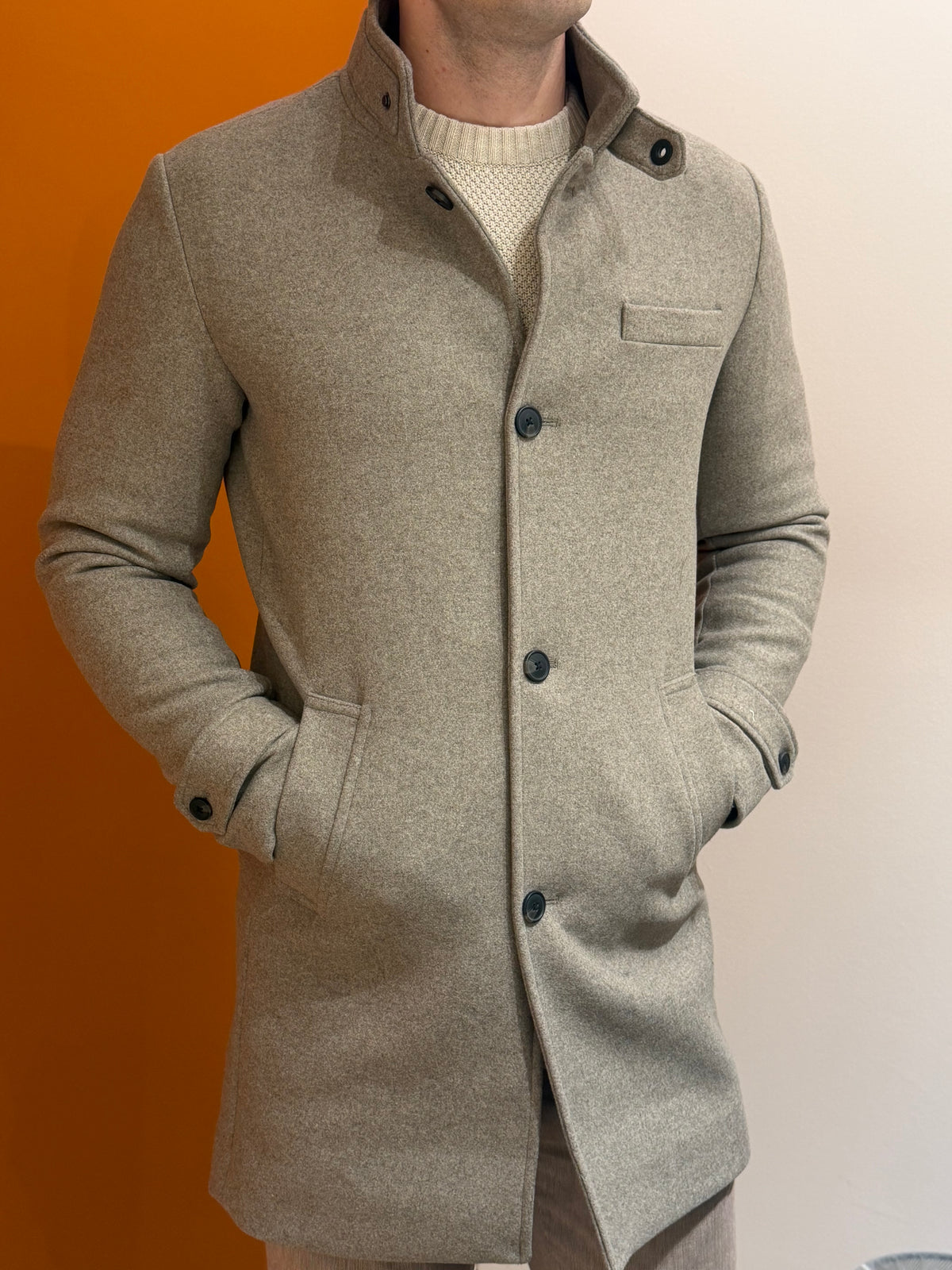 Cappotto monopetto grigio melange con inserto imbottito