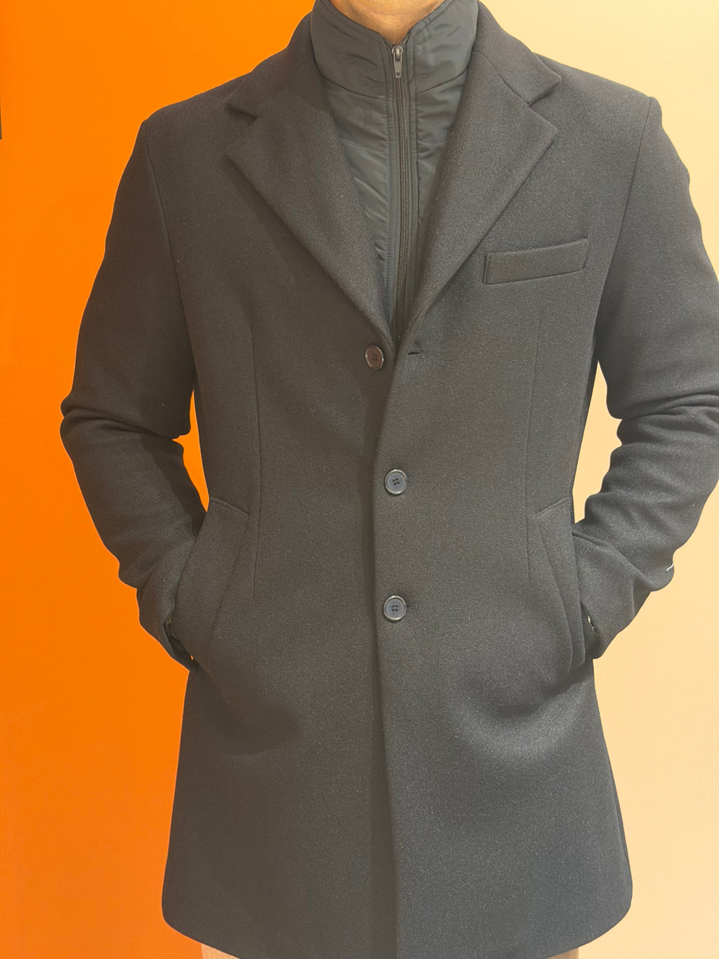 Cappotto monopetto blu notte con inserto imbottito